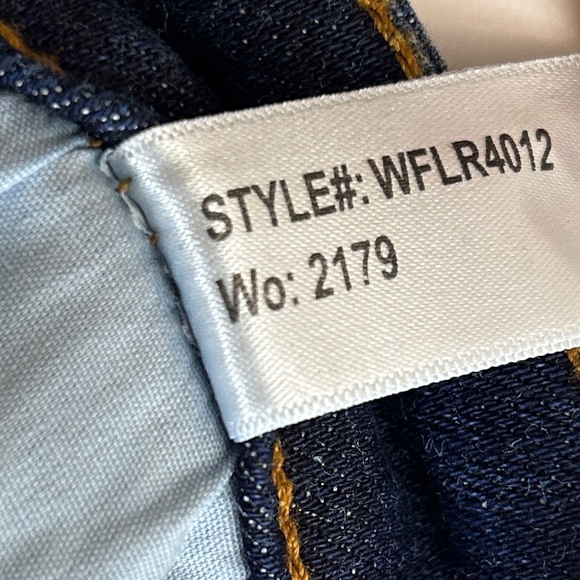 DU/ER Performance Denim Girlfriend - Heritage Blue Women’s Size 31x30 Jeans - Picture 14 of 15